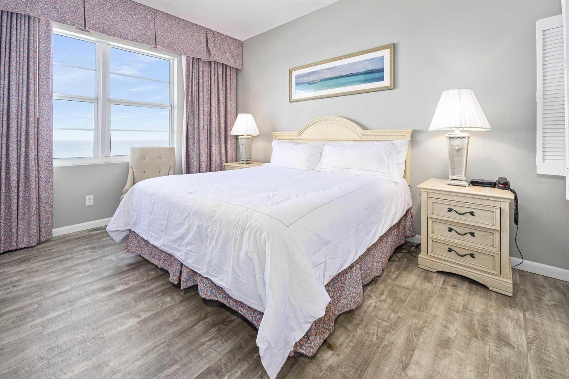 Penthouse 19th Floor Oasis Ocean *